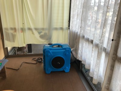 陰圧式空気清浄器